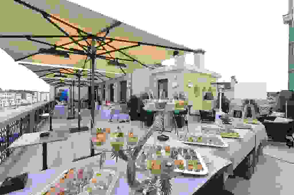 La Terrazza Bar at H10 Palazzo Canova Rooftop