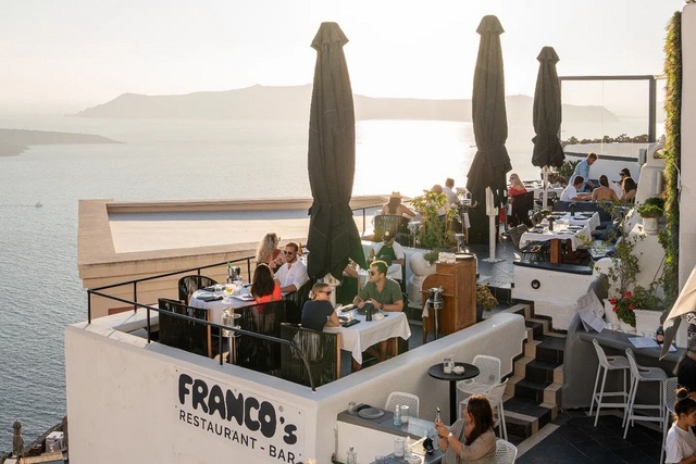 Franco's Restaurant Bar Logo